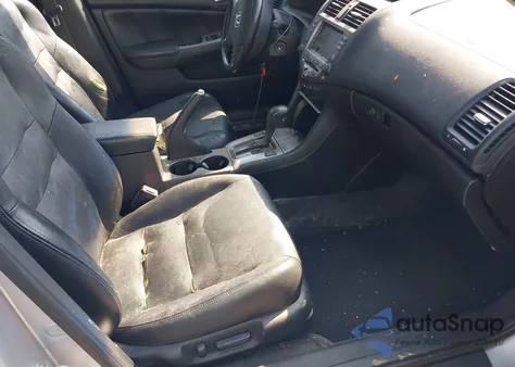 2006 Honda Accord 3.0 Ex z USA, uszkodzony, nr VIN 1HGCM66886A021555